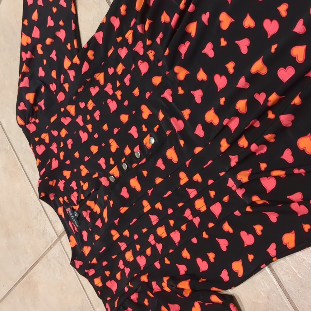 Ava & Grace Black & Red Heart Shirt Size Small - Picture 4 of 7